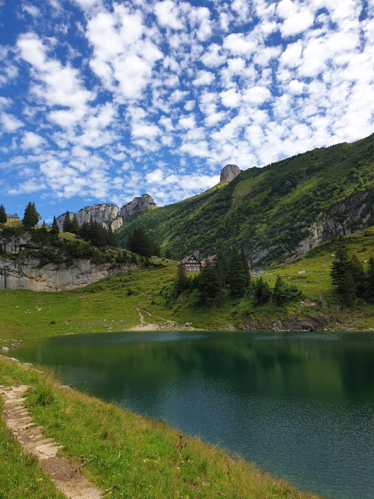 Schäfchenwolken über dem Fählensee