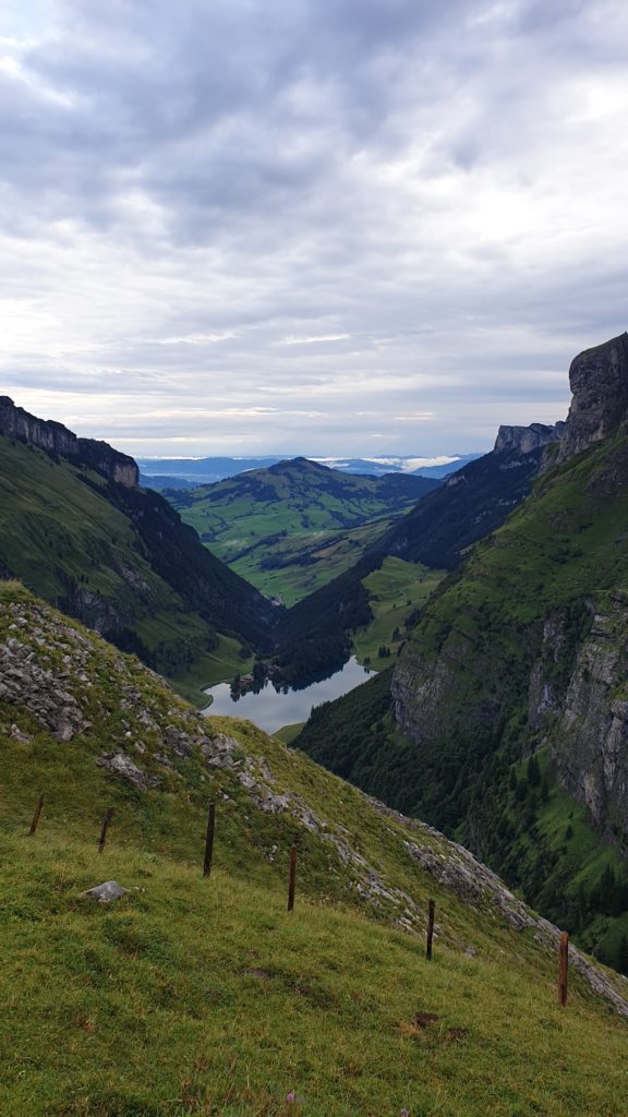 Nach Meglisalp Blick auf Seealpsee